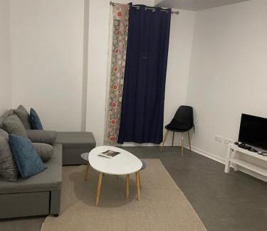 Arcueil Apartment | Jana holiday