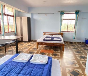 Somvarpet Hotel | Janaki Stay