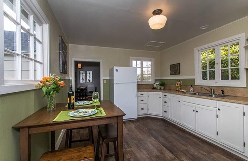 Pacific Cottage | Jane's Creek Cottage ~ Affordable & Near Cal Poly Humboldt!