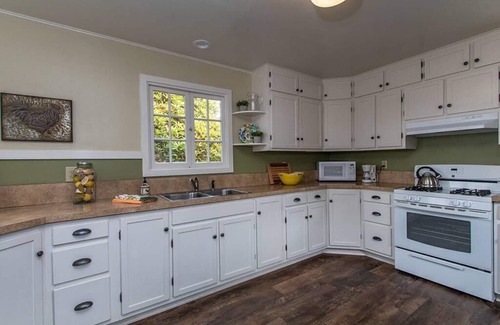 Pacific Cottage | Jane's Creek Cottage ~ Affordable & Near Cal Poly Humboldt!