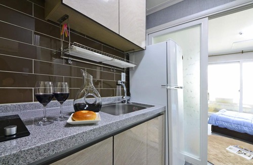 Samcheok House | Janghohang J Story Spa Pension
