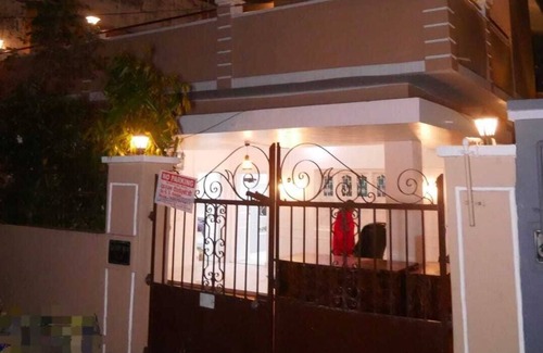 Varanasi Villa | JANKI KUNJ 3-Room Vintage Home Stay at Central Location in Varanasi