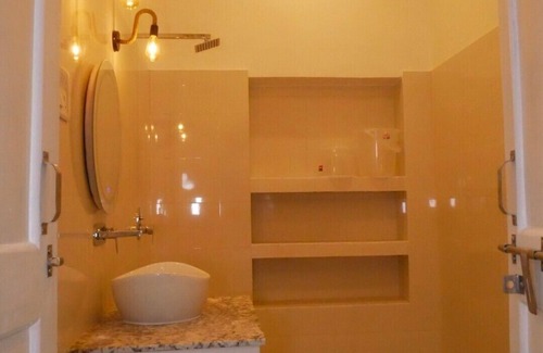 Varanasi Villa | JANKI KUNJ 3-Room Vintage Home Stay at Central Location in Varanasi