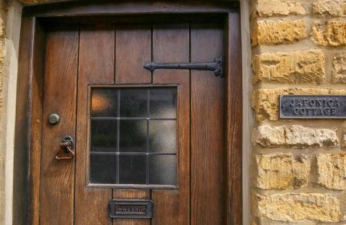 Bourton House | Japonica Cottage