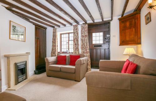 Bourton House | Japonica Cottage