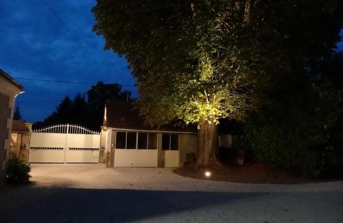 Saint-Julien-de-Chedon Bed & Breakfast | Jardin de Canaan