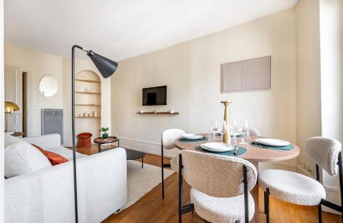 Notre-Dame-des-Champs Apartment | Jardin du Luxembourg I Fully equipped with View