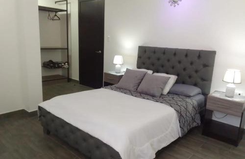 Parroquia Celiano Monge House | Jardines Ambato