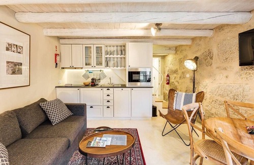 Centro / Baixa Apartment | Jardins da Muralha Old Town with Terrace Apartment A - DAHOME