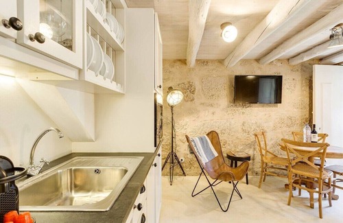 Centro / Baixa Apartment | Jardins da Muralha Old Town with Terrace Apartment A - DAHOME