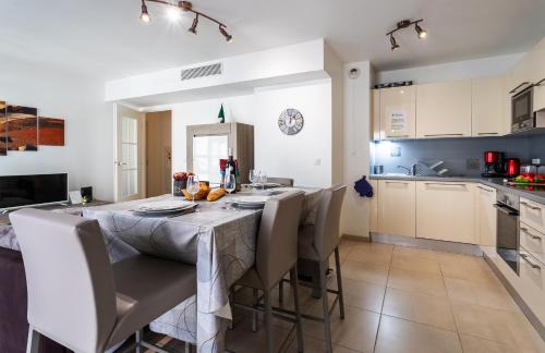 Carabacel Apartment | JARDINS MASSENA AP4088 Nice, by Riviera Holiday Homes