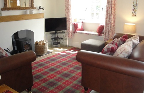 Bourton Cottage | 'JASMINE COTTAGE' - Bourton on the Water - Short Stroll Away from the village