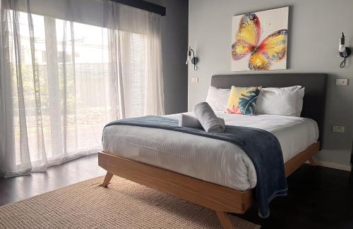 Ellalong House | Jasmine Escape - WITH SPA, home in heart of Hunter