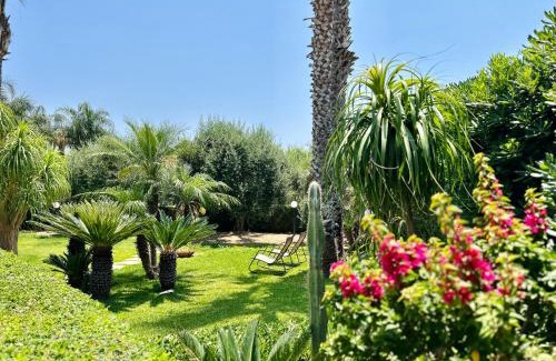 Piccio House | Jasmine house near the sandy beach parking & wifi
