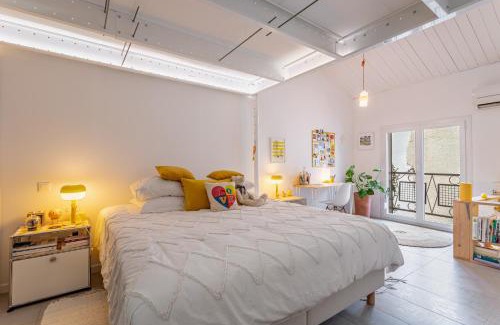 Serignan House | Jasmine Yellow