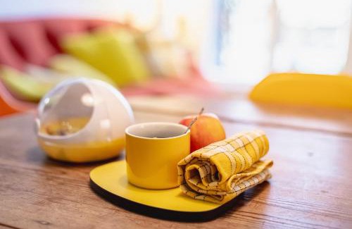 Serignan House | Jasmine Yellow