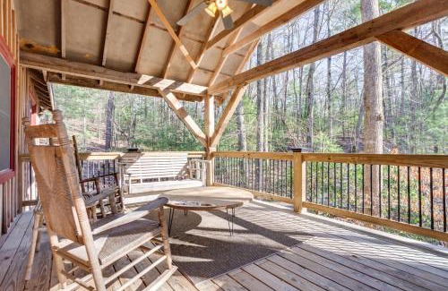 Jasper House | Jasper 7 Timbers Cabin on 10 Acres with a Creek!