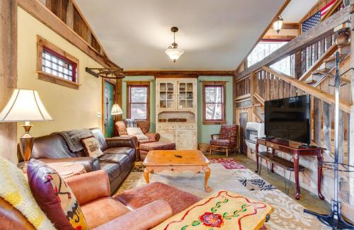 Jasper House | Jasper 7 Timbers Cabin on 10 Acres with a Creek!