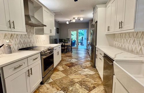 Hobe Sound House | Jasper Cove A Gem in “ Old Hobe Sound” 1 Mile to Hobe Sound Beach
