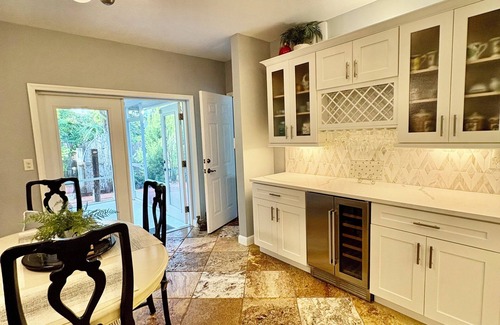 Hobe Sound House | Jasper Cove A Gem in “ Old Hobe Sound” 1 Mile to Hobe Sound Beach