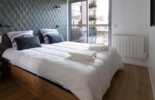 Clermont Ferrand City Centre Apartment | Jaude Central % Parking