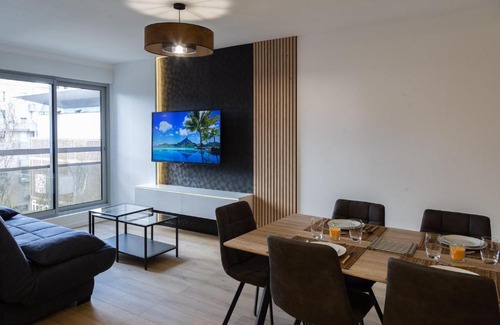 Clermont Ferrand City Centre Apartment | Jaude Central % Parking