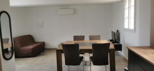 Jaux House | jaux vial