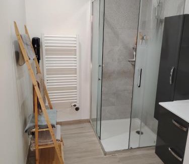 Jaux House | jaux vial