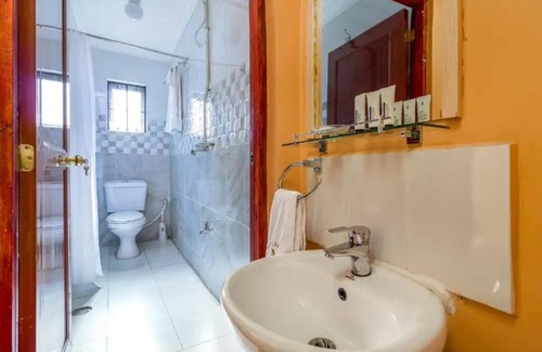 Embakasi Bed & Breakfast | Javilla Eagles Safari Guest house - Deluxe Double Room 2