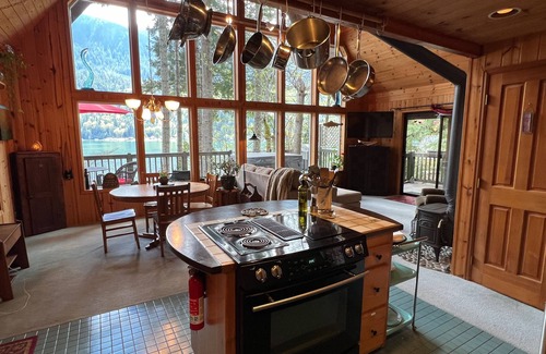 Port Angeles House | Jaw dropping.a special place for special occasions.