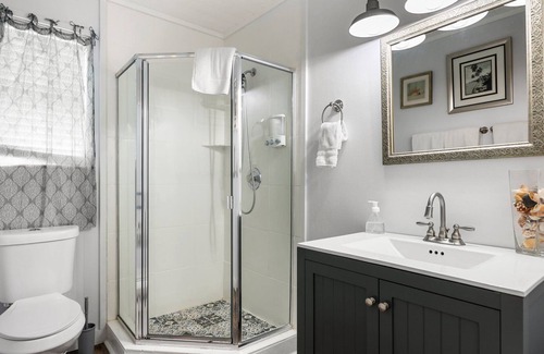 Jacksonville Beach House | Jax Beach with Yard 1 mile to Beach Sleeps 12