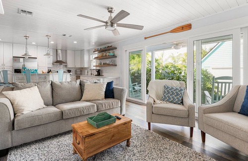 Jacksonville Beach House | Jax Beach with Yard 1 mile to Beach Sleeps 12