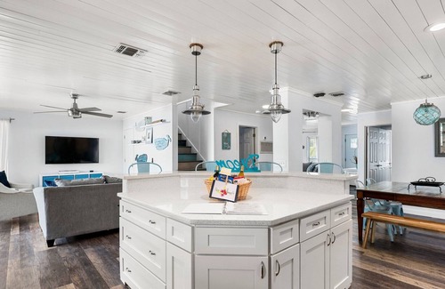 Jacksonville Beach House | Jax Beach with Yard 1 mile to Beach Sleeps 12