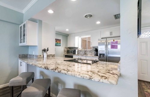 Jacksonville Beach Condo | JaxBeachLife Oceanviews & ocean breezes plus a king-sized bed; 2nd floor w elev