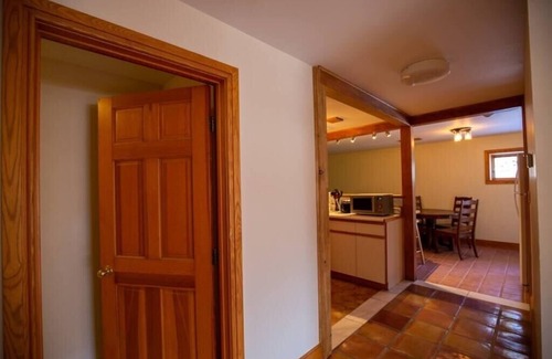 Westfield Apartment | Jay Peak 3mi - ski home via Big Jay!