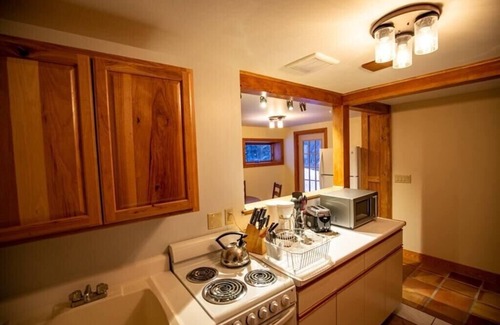 Westfield Apartment | Jay Peak 3mi - ski home via Big Jay!