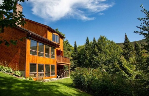 Westfield Apartment | Jay Peak 3mi - ski home via Big Jay!