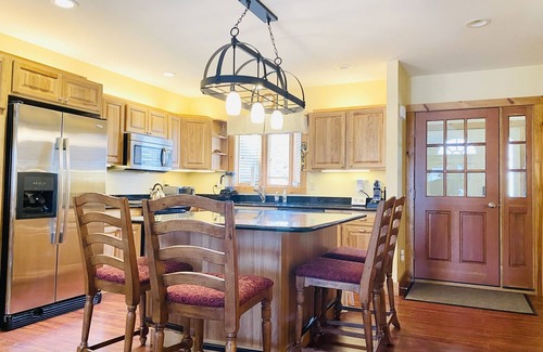 North Troy House | Jay Peak 4BR/3.5BA Ski-in/out Townhome
