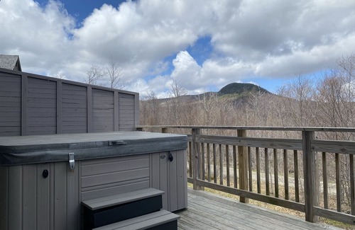 North Troy House | Jay Peak 4BR/3.5BA Ski-in/out Townhome
