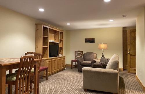 North Troy House | Jay Peak 4BR/3.5BA Ski-in/out Townhome