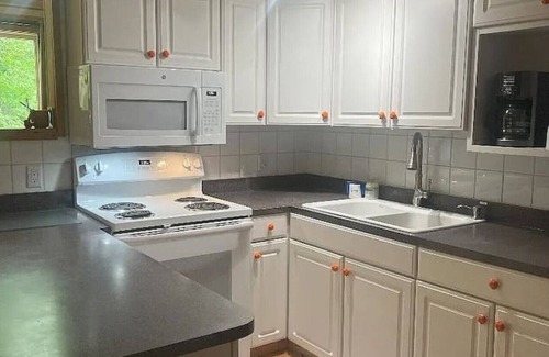 Westfield Ski Chalet | Jay Peak VT 5BR Chalet