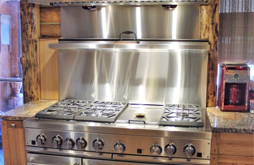 Soldotna House | JBs Alaska Getaway Beautiful Custom Log home for your Alaskan experience 2b/2b