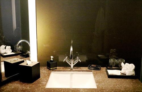 Sathorn Hotel | JC Kevin Sathorn Bangkok Hotel
