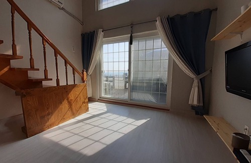 Hwaseong Condo | Jebudo Yeonliji Pension