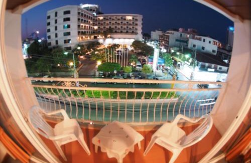 Hua Hin Hotel | Jed Pee Nong Hotel โรงแรมเจ็ดพี่น้อง