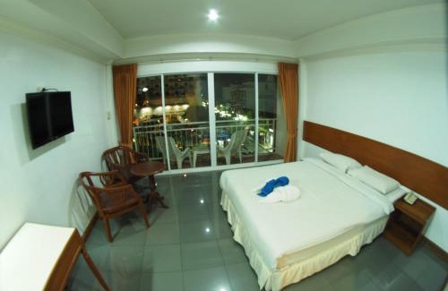 Hua Hin Hotel | Jed Pee Nong Hotel โรงแรมเจ็ดพี่น้อง