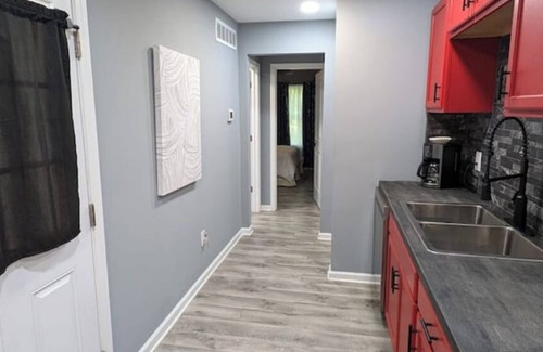 Jeffersonville House | Jeffersonville Oasis, Pet Friendly, Free Parking!nn