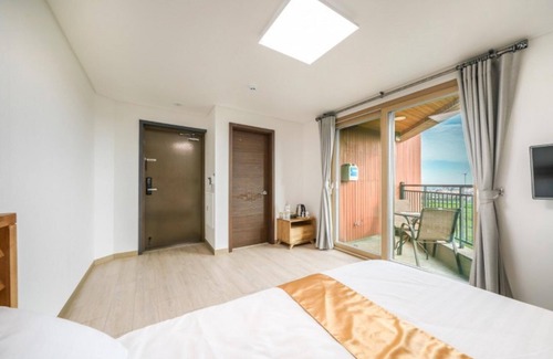Gujwa House | Jeju Angyum Pension