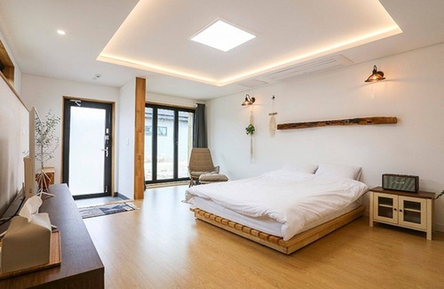 Gujwa House | Jeju Black Stone Pension