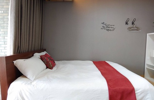 Namwon House | Jeju Halla and Tam Pension